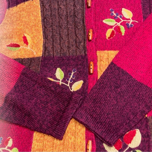 Erika Vtg Women’s‎ SzM Embroidered Fall Floral Toggle Button Cardigan Sweater - Picture 8 of 11